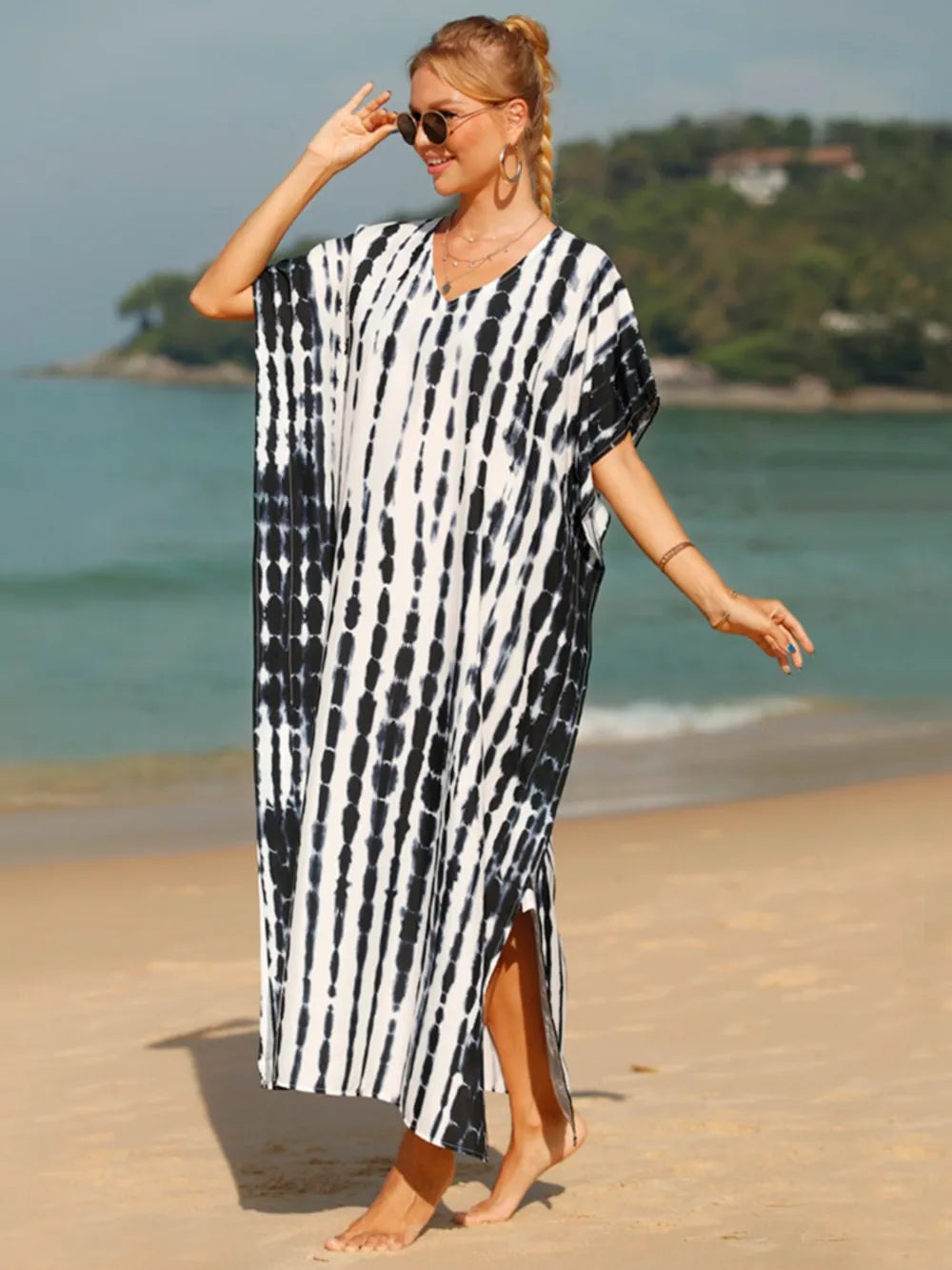 New Knitted Serpentine Holiday Style Robe