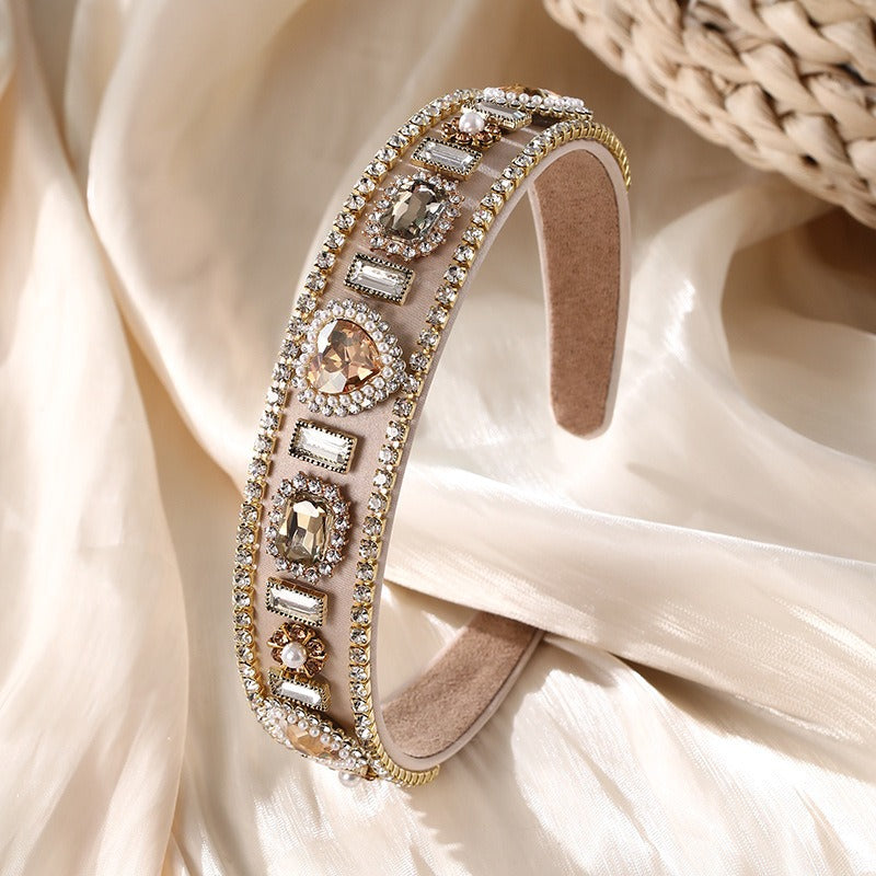 Minimalist and fashionable full diamond anti slip heart headband for women