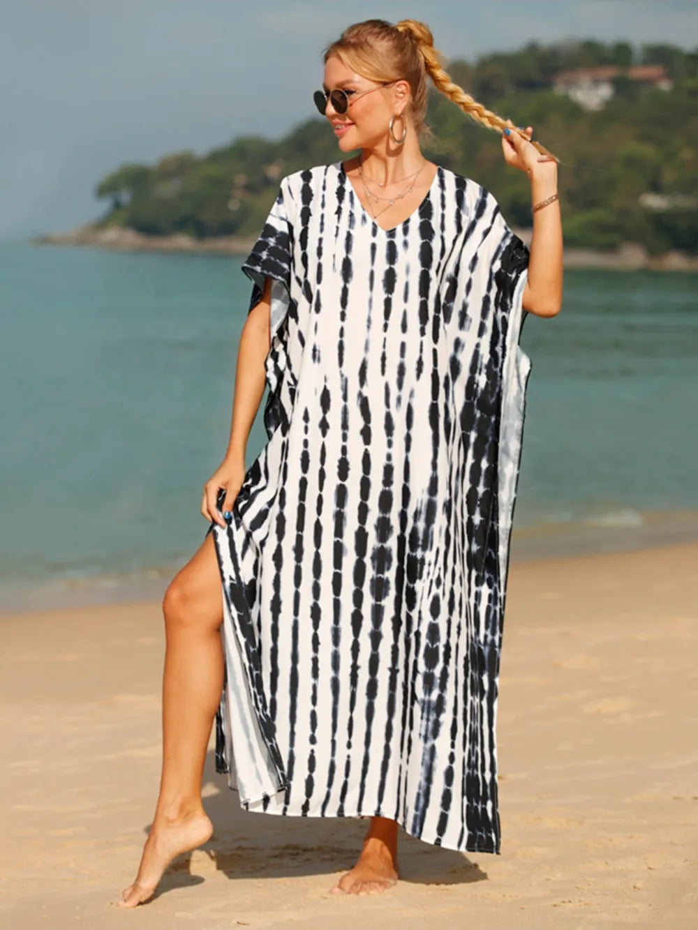 New Knitted Serpentine Holiday Style Robe