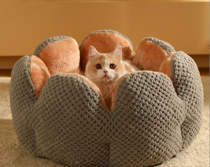 Pet Nest Cactus Petal Shaped Nest Large Space Soft And Warm Sleeping Cat And Dog Nest Mat