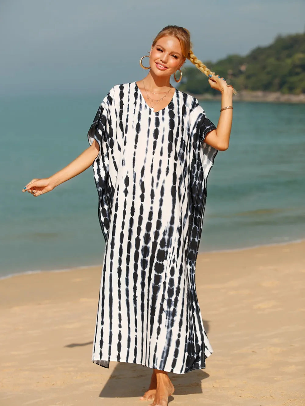New Knitted Serpentine Holiday Style Robe