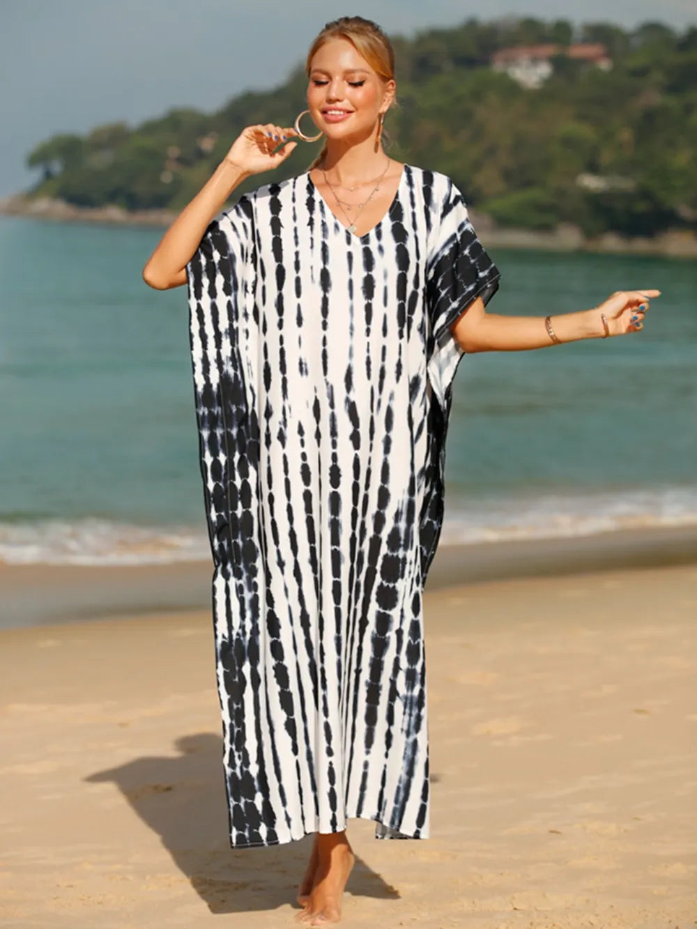 New Knitted Serpentine Holiday Style Robe