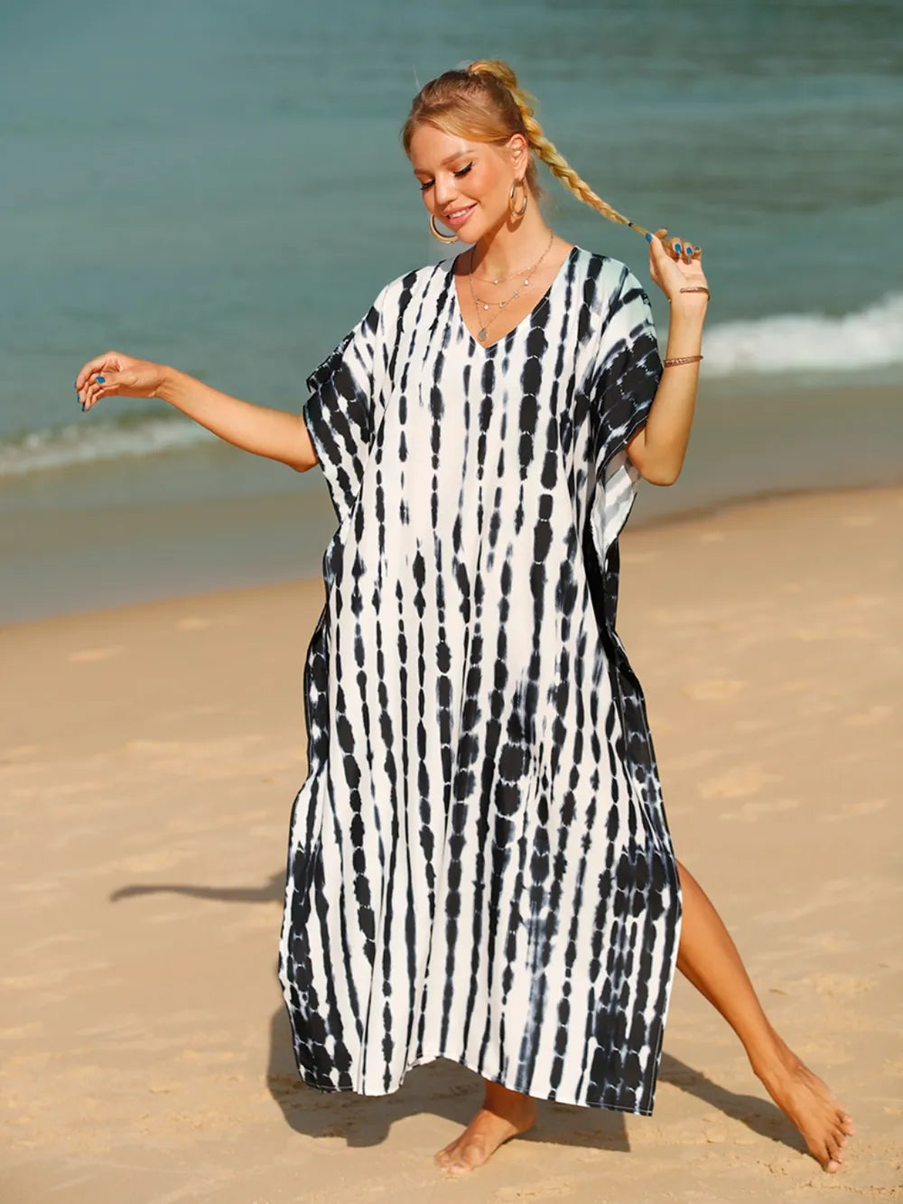 New Knitted Serpentine Holiday Style Robe