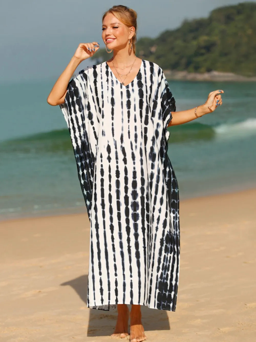New Knitted Serpentine Holiday Style Robe